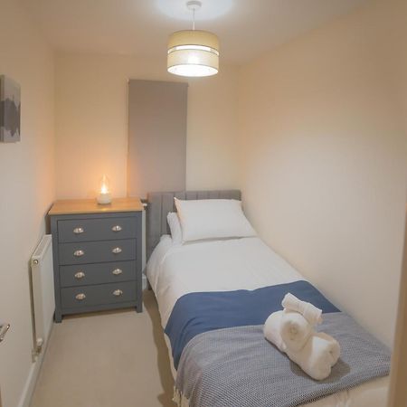 Sleeps9 Parking&Garage 17 Mins To Gatwick, 30 To London Villa Merstham Exteriör bild