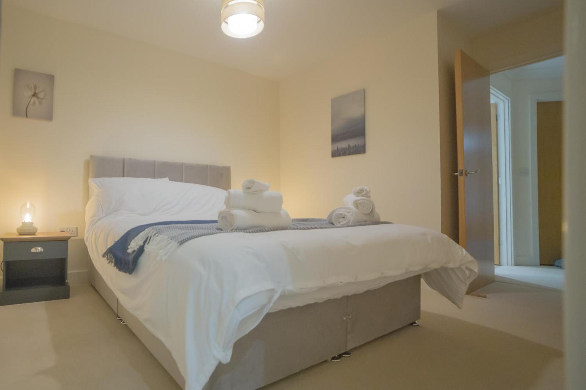 Sleeps9 Parking&Garage 17 Mins To Gatwick, 30 To London Villa Merstham Exteriör bild