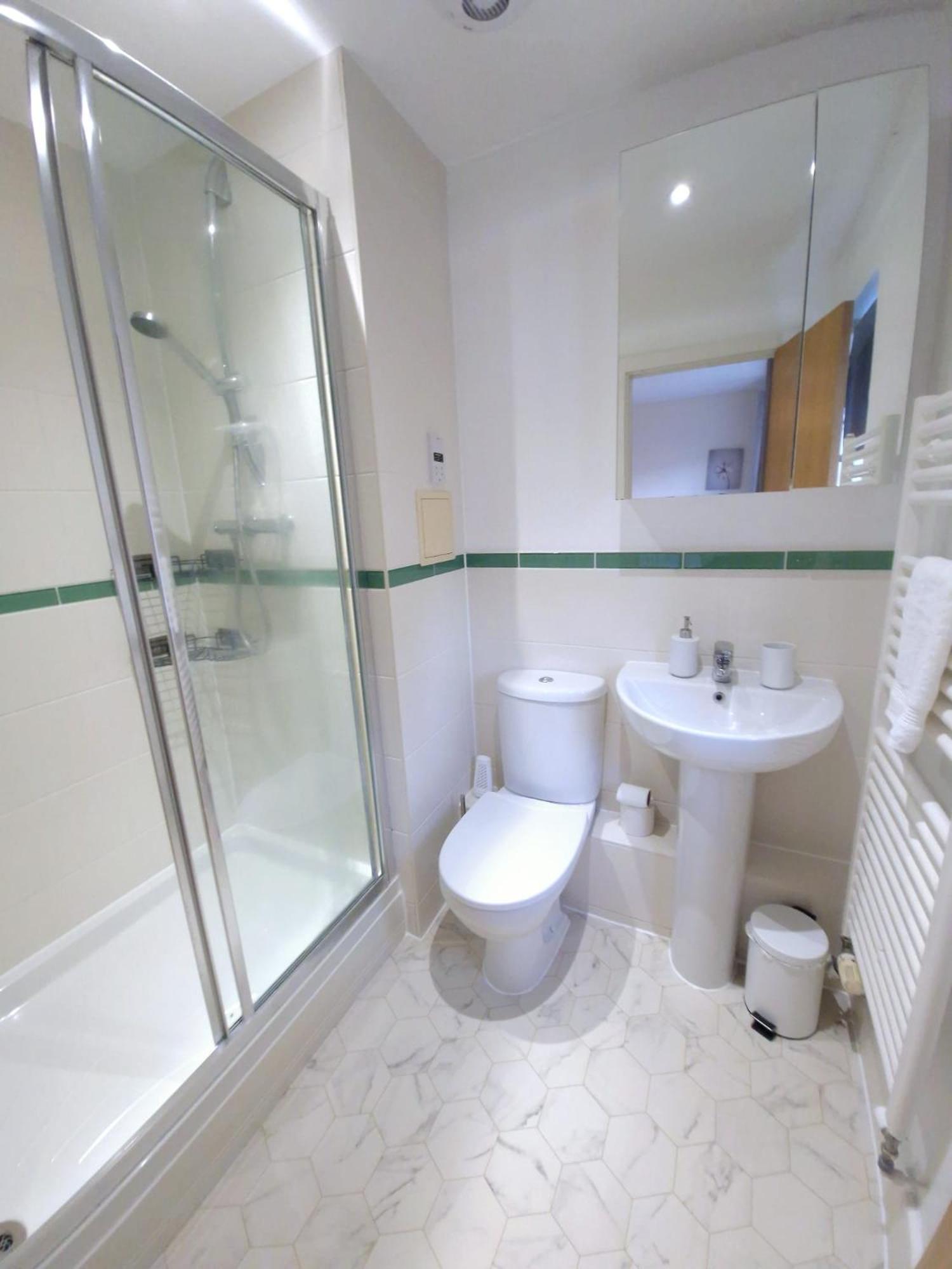 Sleeps9 Parking&Garage 17 Mins To Gatwick, 30 To London Villa Merstham Exteriör bild
